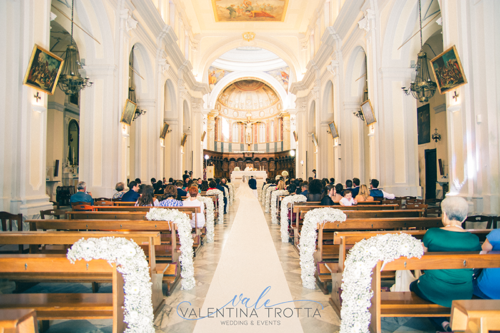 fiori matrimonio nebbiolina banchi chiesa (1)